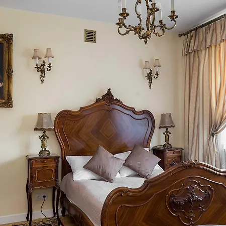 At The Fountain By Bookinghost *