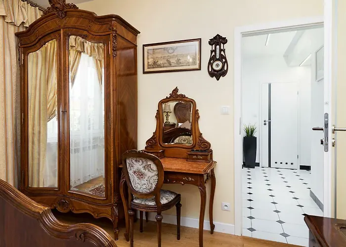 At The Fountain By Bookinghost