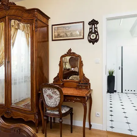 At The Fountain By Bookinghost