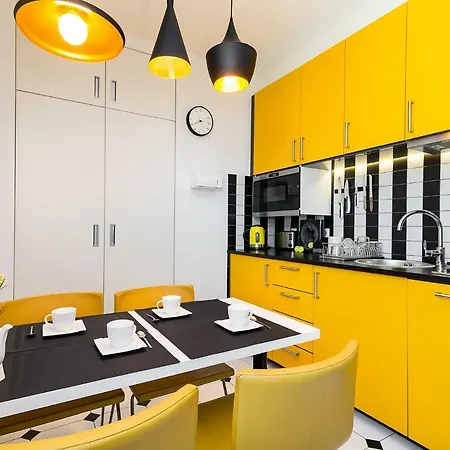 Lägenhet At The Fountain By Bookinghost *