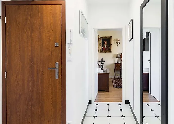 At The Fountain By Bookinghost Apartament