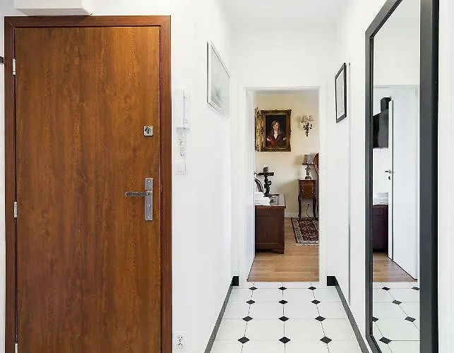 At The Fountain By Bookinghost Apartament